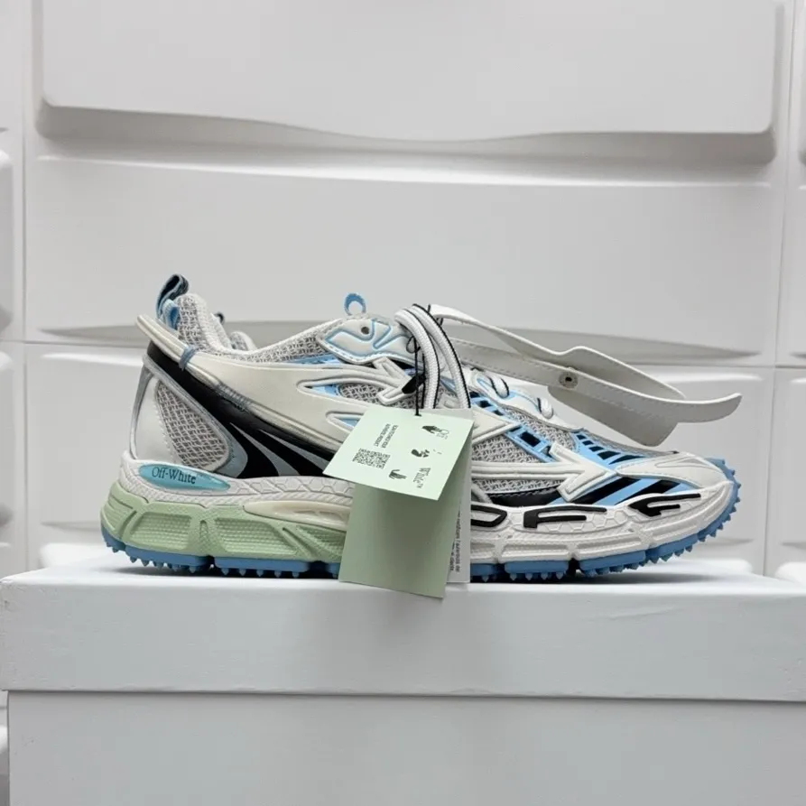 【off- white】P: 720💰Couple style👫, Size: 35-44 (Male 38.45.46 custom-made) High-quality version👊"Out of office" series original mold opening, original lasting, production process 1:1 original version ➰OFF GREY) OFF-WHITE Be Right Back Couple style👫Round toe lace-up arrow pattern low-top lifestyle casual shoes green. A running shoe called the "Be Right Back" sneaker. The design of this sneaker is inspired by Japanese sports aesthetics and craftsmanship, with running performance and principles at its core.